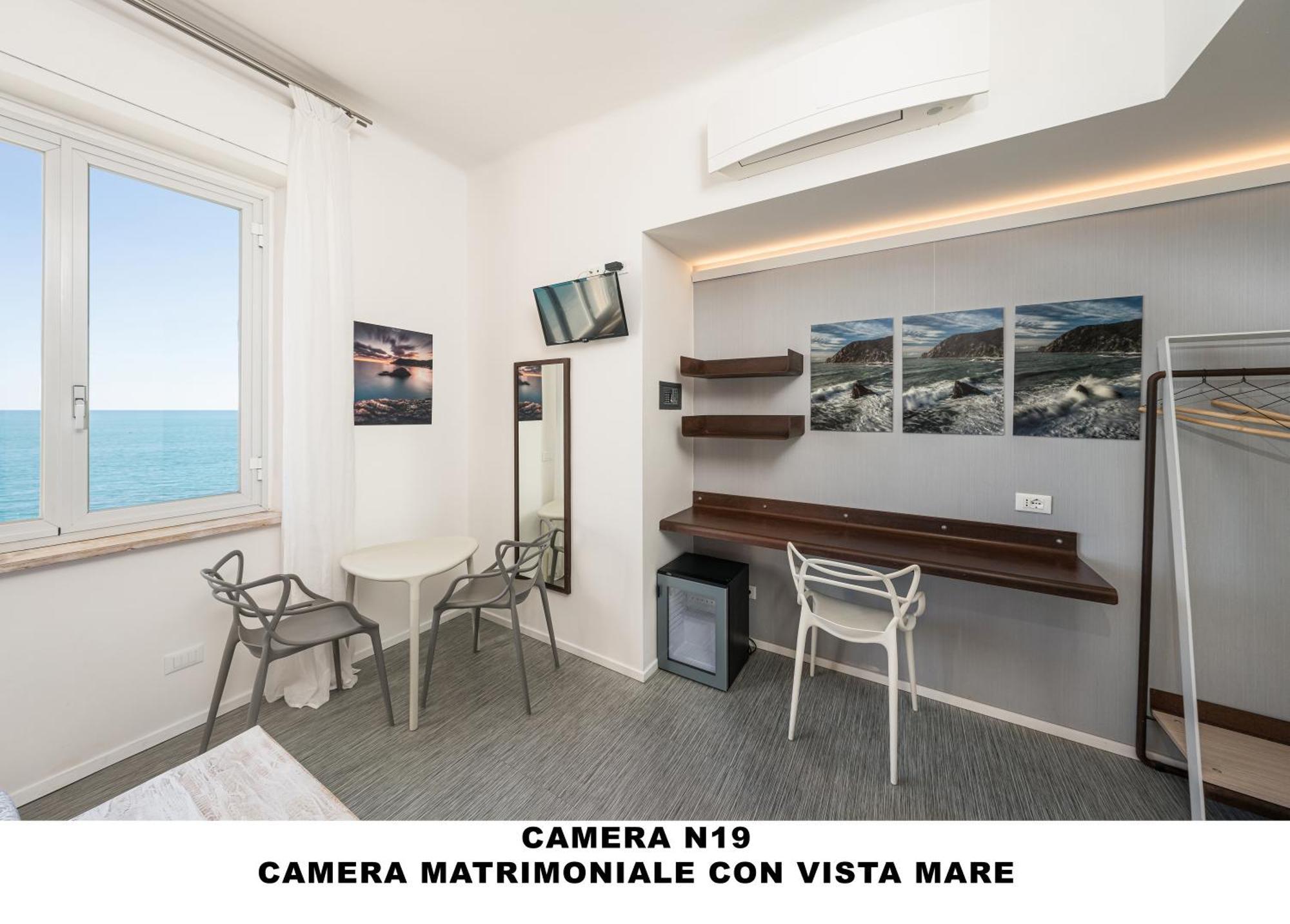 Al Mare Hotel มอนเตรอสโซ อัล มาเร ภายนอก รูปภาพ